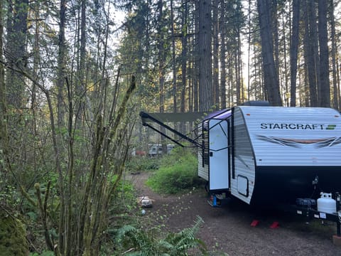 Cozy Camping Awaits: 2022 Starcraft 180BHS Bunkhouse Towable trailer in Tacoma