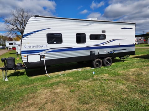 Enjoy the great outdoors in comfort! 2021 Springdale 260BH-Pet Friendly Towable trailer in Zanesville
