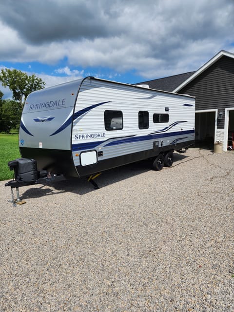 Enjoy the great outdoors in comfort! 2021 Springdale 260BH-Pet Friendly Towable trailer in Zanesville