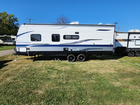 2021 Springdale 260BH- Concerts- Family Reunions- Camping- Pet Friendly Tráiler remolcable in Zanesville