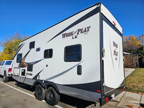 2019 Forest River Work And Play Toy Hauler Remorque tractable in North Highlands