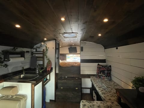 Buster: The Converted Bus! Newly Refurbished and Painted! Campervan in Campbell