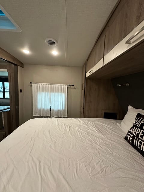 Ginny the Imagine, Perfect Couple's Getaway Glamping, DISCOUNTED OFFER! Rimorchio trainabile in Georgetown