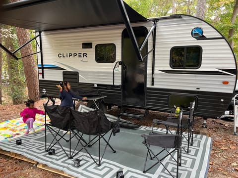 2023 Clipper 18BHS urban kayakers Towable trailer in Snellville