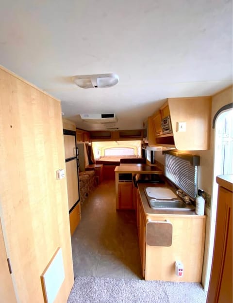 Fully equipped Hybrid Travel Trailer Remorque tractable in Peterborough