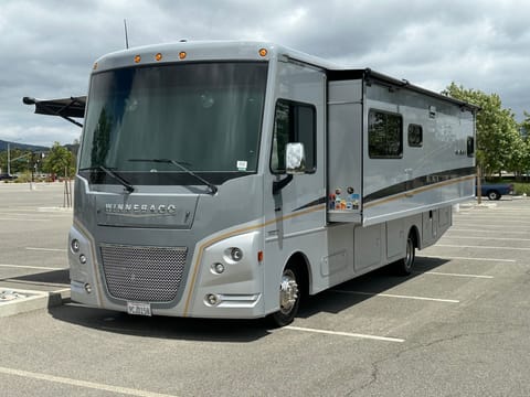 Meet Winnie!  Your 2022 Winnebago Adventurer Drivable vehicle in Temecula