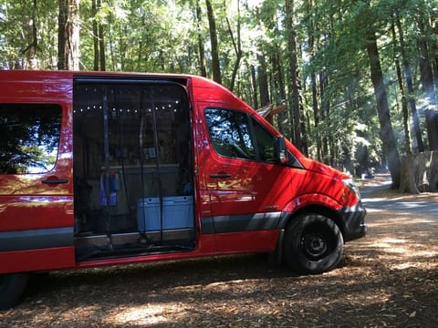 The Zen Van - 2015 Sprinter Simple Camper Reisemobil in Keene