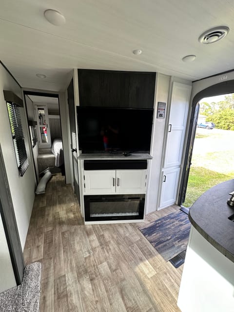 Zoey- 2021 Keystone Hideout Towable trailer in Lehigh Acres