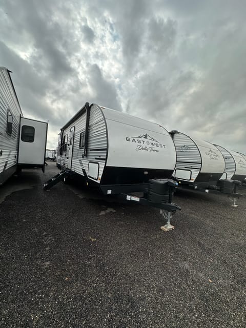 2023 East to West Della Terra Towable trailer in Kyle