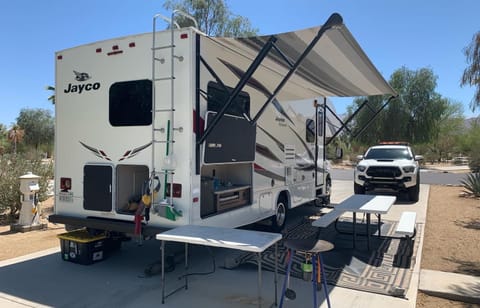 Dog Friendly Family Owned Drivable Class C RV Drivable vehicle in Yorba Linda