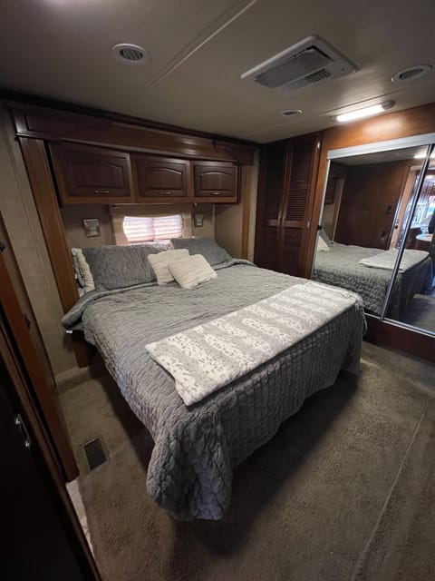 2014 Forest River Coachmen Cross Country with desirable bunk beds Veicolo da guidare in Keller