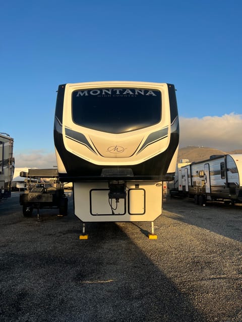 2022 Keystone RV Montana High Country Towable trailer in Southern California