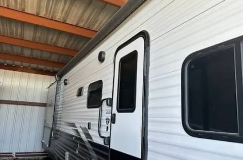 2022 Jayco Jay Flight SLX Rocky Mountain Edition w/ bunk beds and table bed Towable trailer in Manteca