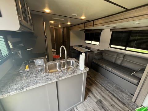 2022 Crossroads RV Volante Towable trailer in Watts Bar Lake