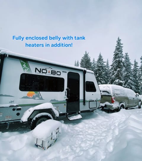 Nomad NoBo! 21 ft, off grid solar w/ lithium, SUV towable. Dog ok, Sleeps 5 Towable trailer in Spokane Valley