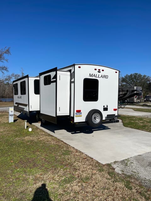 TROPICAL FAMILY ESCAPE (Mallard)  **FREE DELIVERY/SETUP** Towable trailer in Socastee