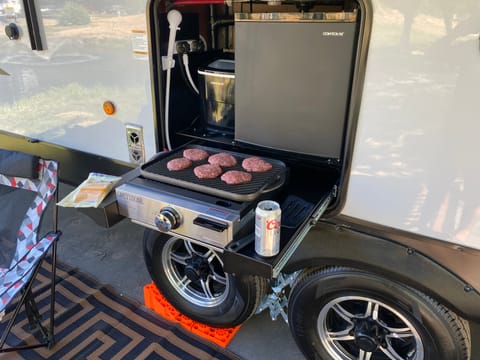 2021 Forest River Cherokee Black Label w/ bunkbed Towable trailer in Roseville