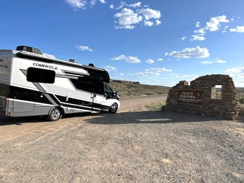 Obi-Wan - Boondocker's Glamping Delight - Just add water! Drivable vehicle in Rio Rancho