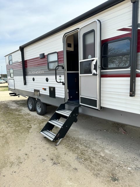 2024 Avenger33 - Rate includes Delivery, Insurance and Fees* Towable trailer in New Braunfels