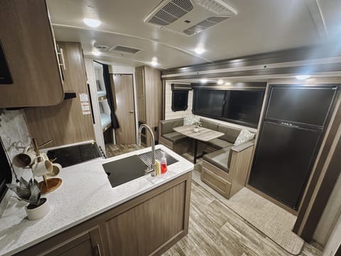 Brand New Spacious 28ft Sunset Trail Rimorchio trainabile in Kalispell