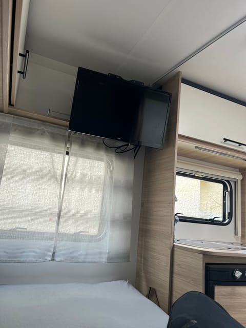 Caravane neuve à louer Towable trailer in Nimes