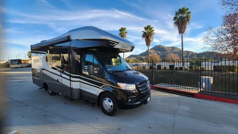 New 25ft Class C - Mercedez Chassis, Full wall slide, sleeps up to 6 Drivable vehicle in Hemet