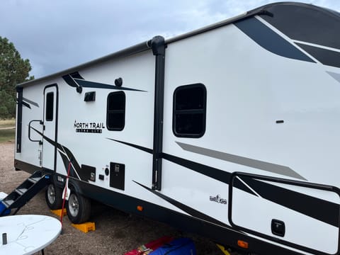 Comforts of Your Own, Miles From Home! Towable trailer in Loveland