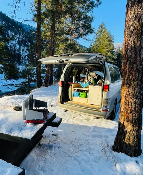 The Snowmad made for Ski Resorts - Diesel 4x4 Campervan RHD Campervan in Vernon