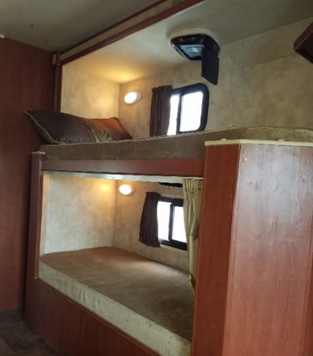 Winnebago Itasca Impulse Sleeps 10 Schedule a viewing! Drivable vehicle in Leon Valley