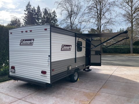 2022 Dutchmen Coleman Lantern LT Towable trailer in Modesto