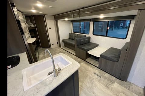 2021 Dutchmen Kodiak SE 27’ Bunkhouse Towable trailer in Red Deer