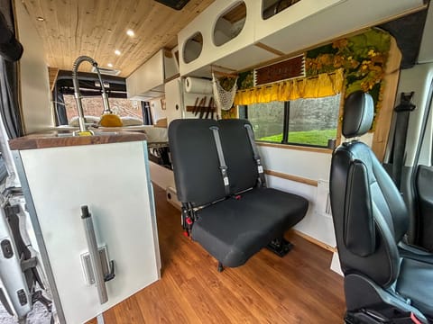 Char the Van - A luxury, custom-built, glam van! Campervan in Winchester