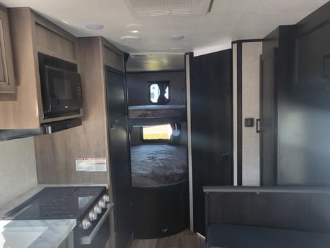 Fully Loaded 2022 Jayco Jay Flight- Start Making Memories Today! Towable trailer in Peterborough