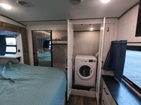 2021 Heartland Bighorn 37DB bunkhouse perfect for kids Tráiler remolcable in Herndon
