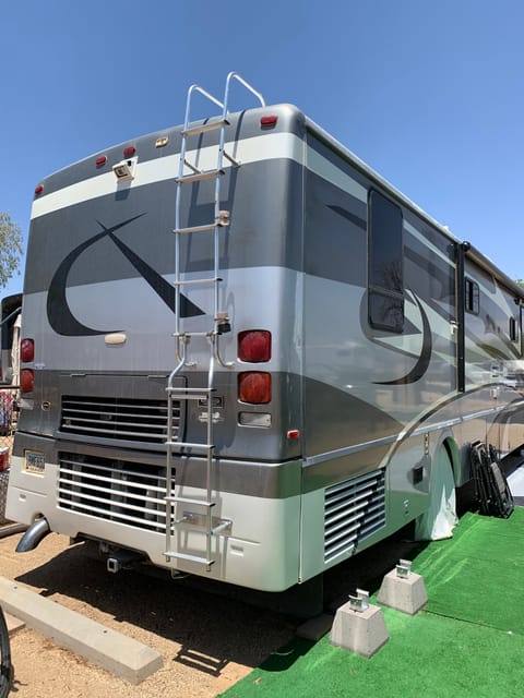 2002 Winnebago Journey DL 39ft Drivable vehicle in Yuma