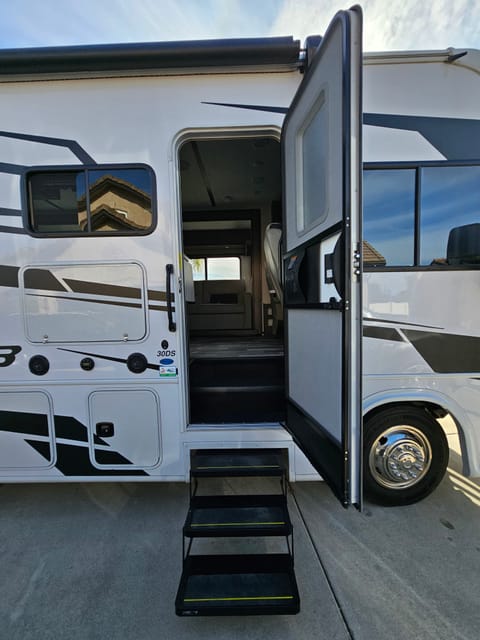 2023 FR3 FR3 Motorhome Drivable vehicle in Fallbrook