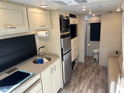 2021 Tiffin Motorhomes Other Drivable vehicle in Bryant