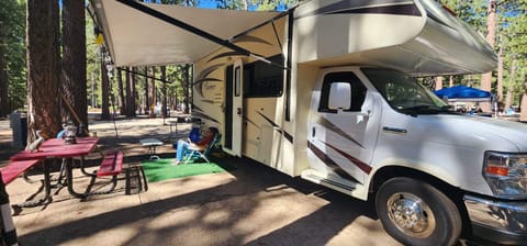 2016 Forest River Coachmen Freelander Drivable vehicle in Victorville