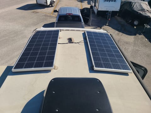 2022 Winnebago Micro Minnie FLX (Solar powered off-grid) Towable trailer in San Antonio
