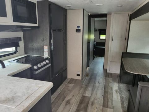 Family Friendly Bunkhouse Travel Trailer (2022 Sportsmen SE) Remorque tractable in Schofield