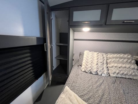 2022 Keystone RV Bullet Ultra Lite Towable trailer in Oakland