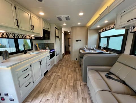 2021 Jayco Greyhawk 29MV "Swiftie" Drivable vehicle in Chantilly