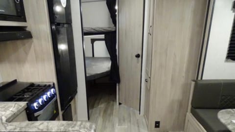 2022 coachman spirit “The Baby Bowman” Towable trailer in London