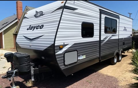 Jayco Rocky Mountain Edition 80 gallon Fresh Water!  **$500 Deposit** Towable trailer in Pomona