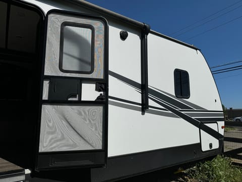 2021 Crossroads RV Cruiser Aire 2 bed/1.5 bath Towable trailer in Tracy