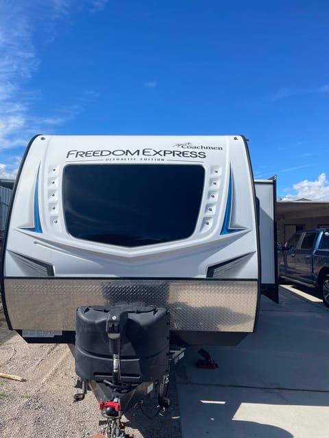 2021 Coachmen 257 BHS freedom express ultralite Remorque tractable in Bullhead City
