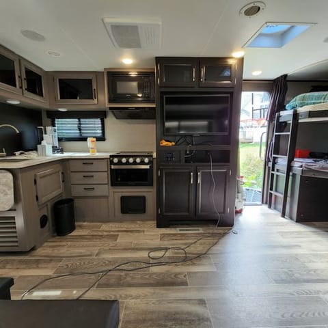 Perfect Family Retreat - 2021 Jayco Jay Feather Towable trailer in Bellevue