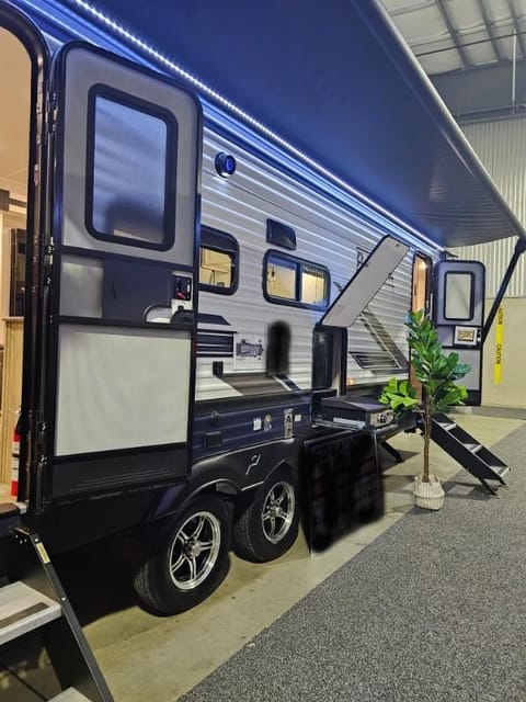 This is the trailer brand new on the showroom floor. 