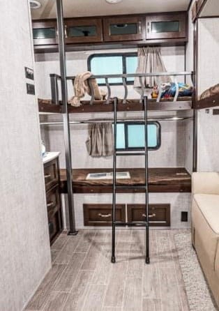 Luxury Bunkhouse Fifth Wheel RV, with 2 separate rooms Rimorchio trainabile in Jenks