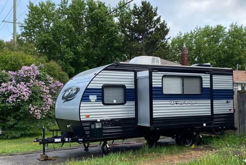 2019 Wolf Pup 17JG Clean and Cozy Camper-Sleeps 6 comfortably hook up & go! Towable trailer in Thunder Bay